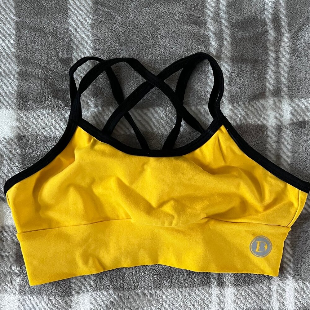 Yellow & Black Strappy Sports Bra – Bright & Supportive ✨